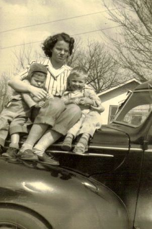 Owen and Susan with Aunt Carol McGhee.