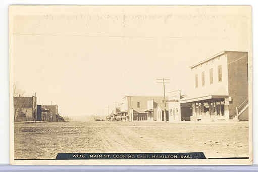store on right side is Ulrich Bros Grocery &amp; Dry Goods..no longer standing..Jack Williams had dance club upstairs in the 40s..Doc Rinker had dental office..(lila fry)