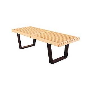 the 4 ft. and 5 ft. Nelson Benches both have just one cross strut on the top [source DWR]