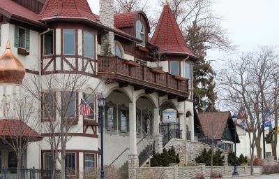 This Building Got Me Excited (It's Gorgeous!)... Then I Saw That It's Insurance (Aw...)