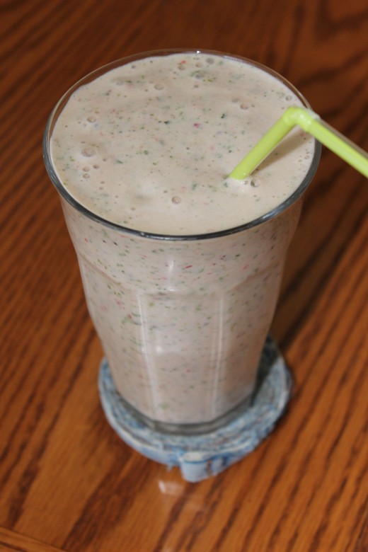 Strawberry-kiwi "green" smoothie. Photo by WhiteIsland88 - all rights reserved.