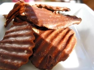 Scrumptious potato chips swathed in luxurious chocolate...yum! (Photo by Lori Baltazar)