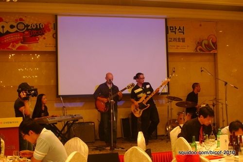 Performance at the closing ceremony.