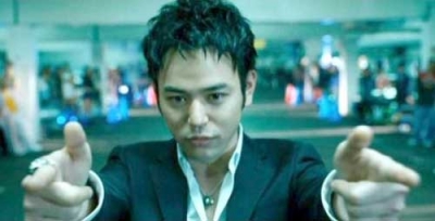 Satoshi Tsumabuki has a cameo and is credited as "the exceedingly handsome guy" in The Fast and the Furious: Tokyo Drift (2006)