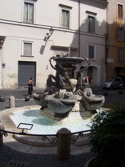Fontana delle Tartarughe c.1580-88, Photo: mypotlpeople