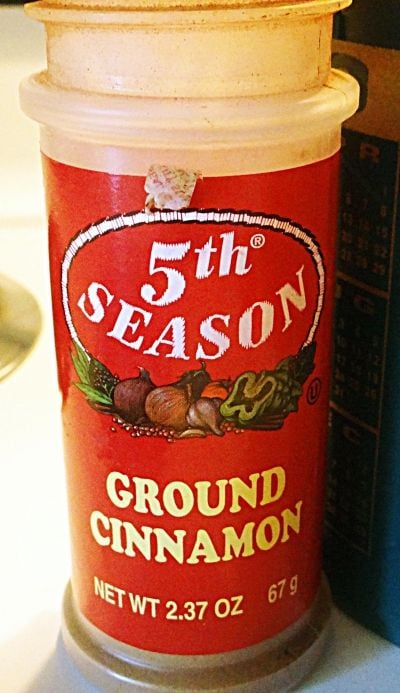 Ground cinnamon