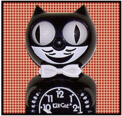 Retro Style Cat Clock with Moving Eyes and Tail Pendulum