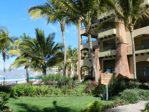 Villas for ownership at the Villa del Palmar. On the left is a view of Banderas Bay going north.