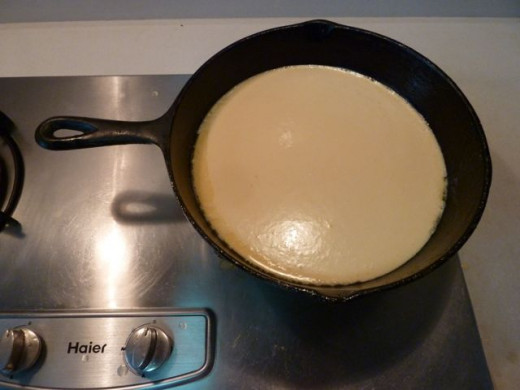 Make sure you heat the pan before you pour the batter in, and that there is plenty of butter. The oven can be set to 425F, because when you put the pan in the heat comes out and the temperature drops to 400F. I know because I checked it!