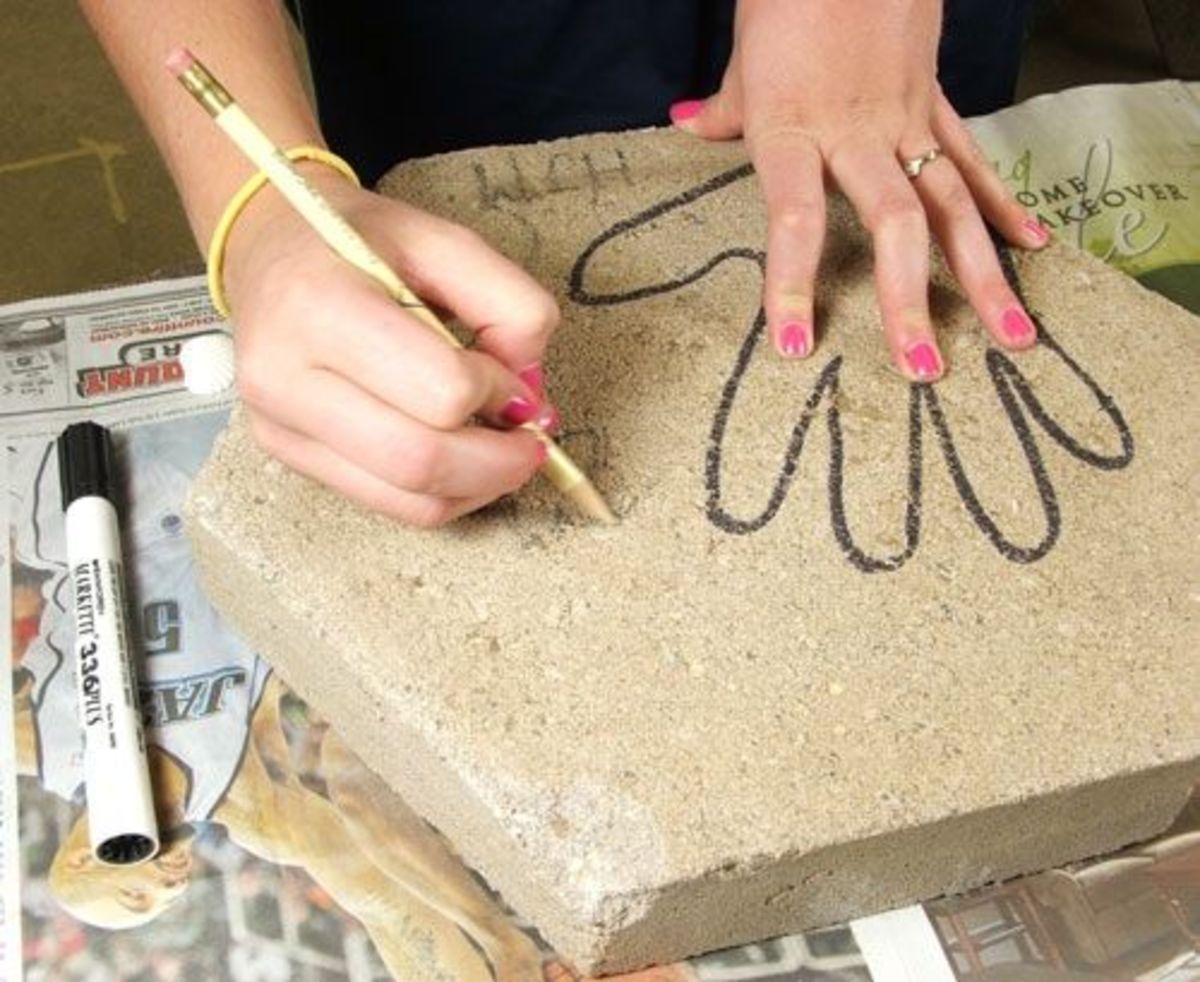 How to Make Personalized Stepping Stones to Upgrade Your Garden