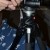 Attaching the tilt head to the tripod leg Attaching the tilt head to the tripod leg