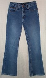   LEI L.E.I. Low Rise Flared Leg Distressed Jeans/Pants - Misses/Jrs 3, 27x31 For the trendy gal! These L.E.I. Life Energy Intelligence jeans are already distressed for that great look! Gently used condition.  List Price: $56.25 Price: $12.49  9.74 U