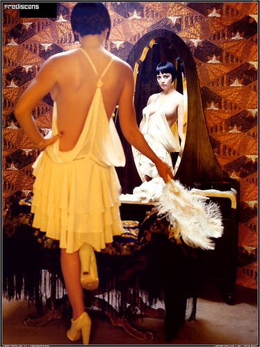 leonor watling in the mirror