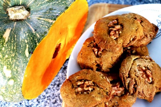 Pumpkin spice and walnut cookies with fresh pumpkin