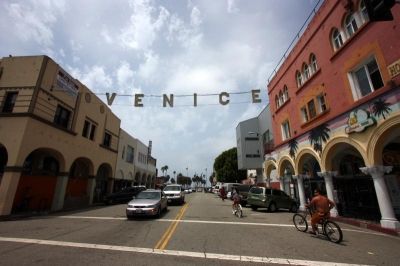 Windward Avenue, Venice, California, Today