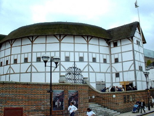 Shakespeare's Globe on the South Bank, London. Copyright GaryReggae (creative commons licence)