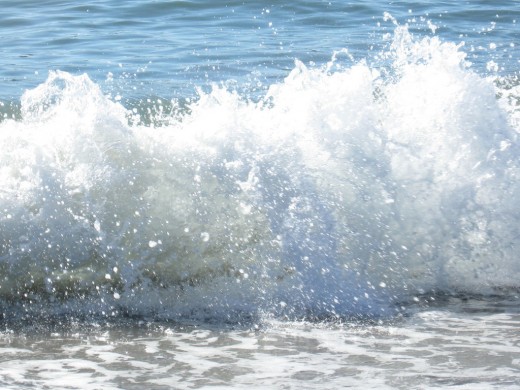 http://media.photobucket.com/image/crashing%20waves/THElordofthedance/IMG_0250.jpg?o=26&sortby=popular by THElordofthedance