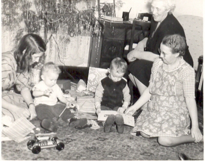 Aunt Marie, Herby, Harry, Harriet and Mabelle.