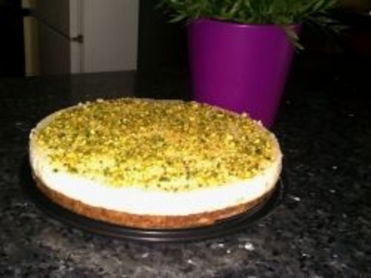 Pistachio Cake With Lebanese Cream