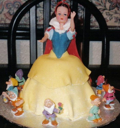 Snow White (the dwarfs are plastic!)