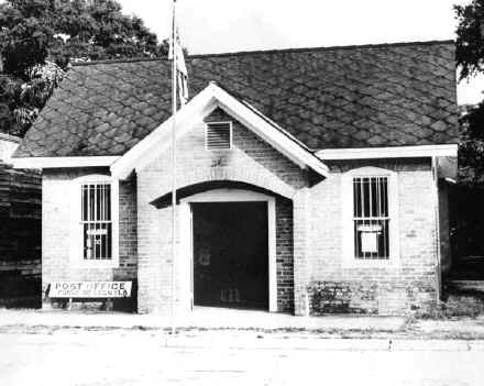 Ponce de Leon Post Office.
