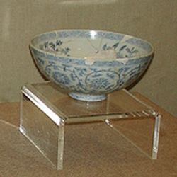 Ming HongWu Blue and White Perennial Flower Shallow Bowl