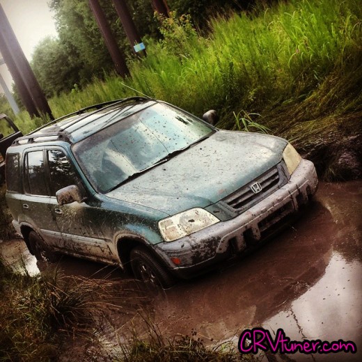 CRV Offroad in the mud stock