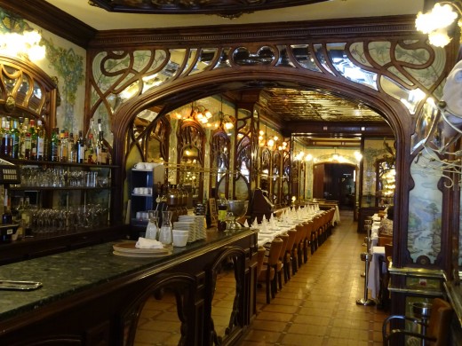 Beautiful restaurant in the heart of Paris