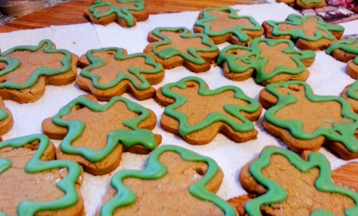 Shamrock gingerbread for an Irish theme/Irish dancer/St Patrick's Day