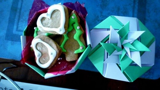 Origami box for Christmas cookies
