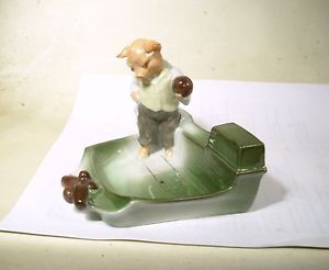 At the bowling alley. I've never seen this fairing before. This fairing sold $158. Rare. At the bowling alley. I've never seen this fairing before. This fairing sold $158. Rare.