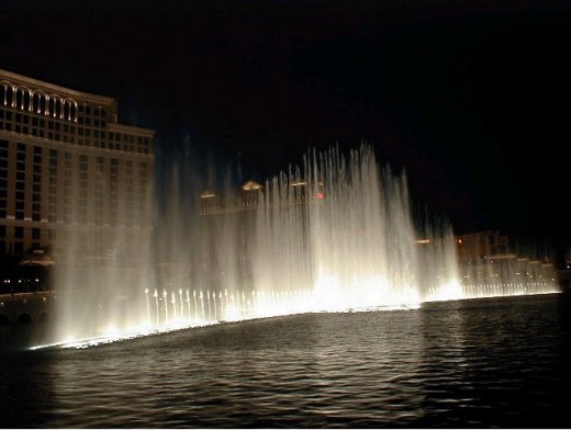 bellagio at night
