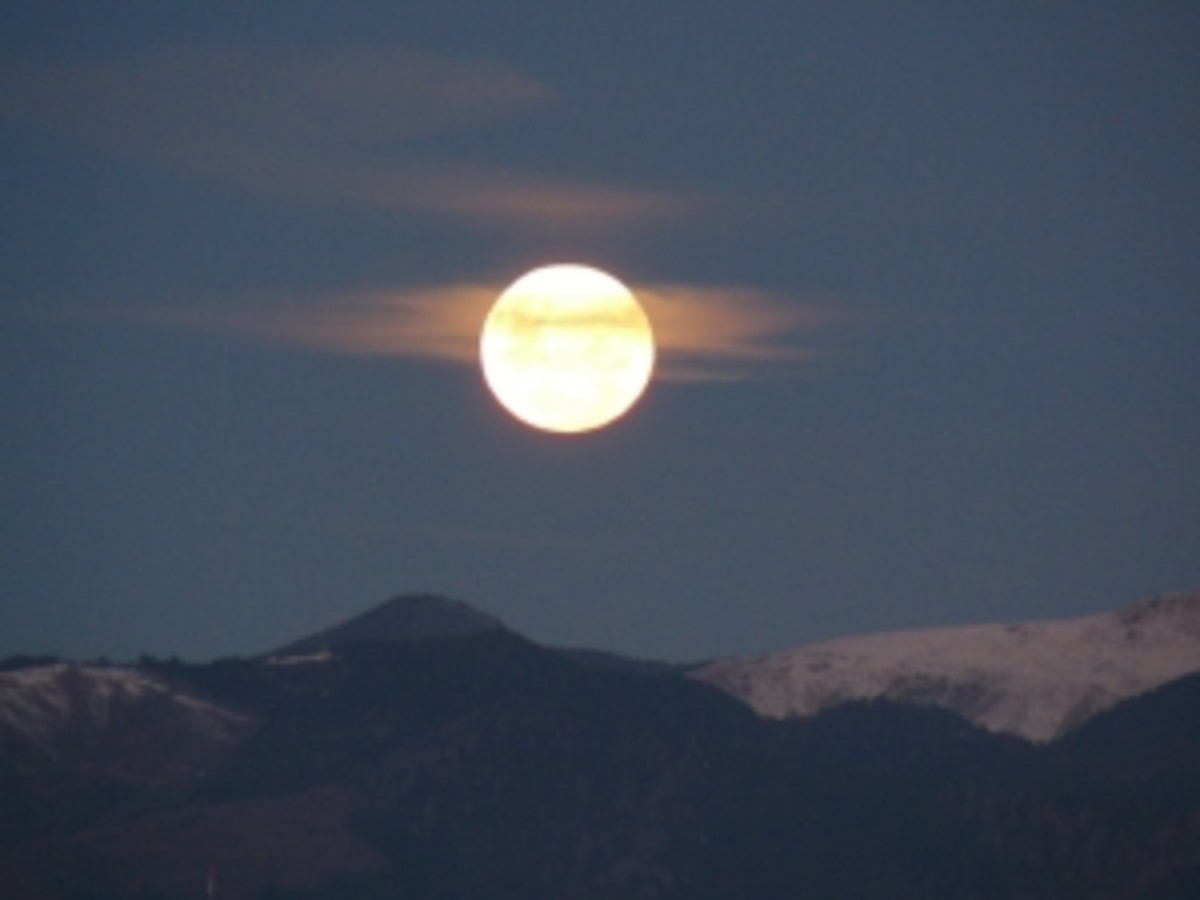 Originally published at tvnz.co.nz/national-news/supermoon-lights-up-night-sk