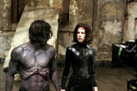 Michael (Scott Speedman), the direct descendant of the first immortal, Alexander Corvenus; and Selene (Kate Beckingsale), one of the elite, vampire 'Death-Dealers.'