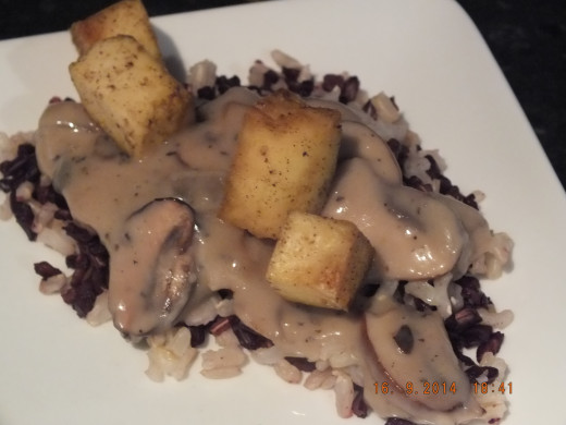 You can also add the tofu and mushrooms to spatzele for a vegetarian German dish, or, over rice for a vegetarian American version of this mushroom cream sauce.