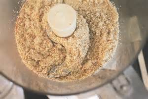 Mix flour, soda, cinnamon in large bowl.