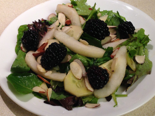 Salad with Blackberries and Pear