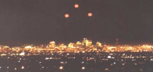 ufo lights spotted over Phoenix ufo lights spotted over Phoenix