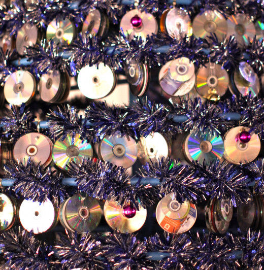 Give old CDs a new life as Christmas decorations.