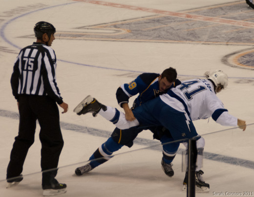 By Sarah Connors (Blues vs Lightning-7474.jpg  Uploaded by Carport) [CC-BY-2.0 (http://creativecommons.org/licenses/by/2.0)], via Wikimedia Commons