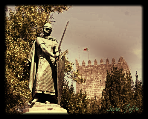 Guimarães (the Statue of the first Portuguese King D. Afonso Henriques and the Castle)