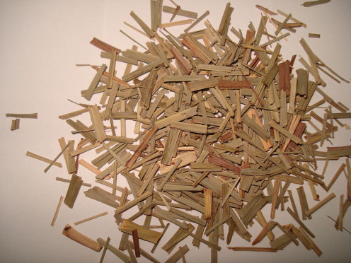 Lemongrass has been known to be used in dishes to give it some fragrance.  This would be great to use in a tea.