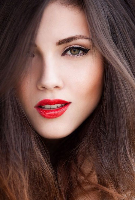 Classic makeup with red lips and black eyeliner