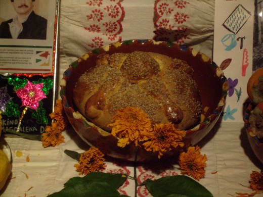 Pan de Muerto (bread of the dead)