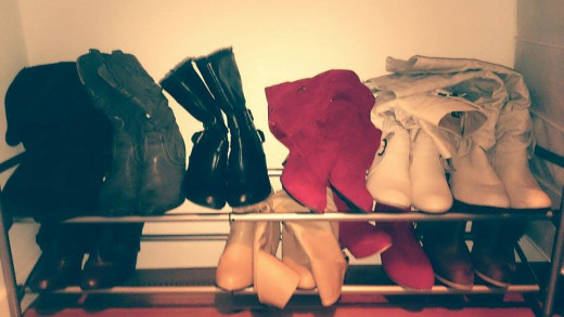 Use a floor organizer for bigger shoes