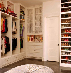 How To Organize Your Closet for Spring Cleaning