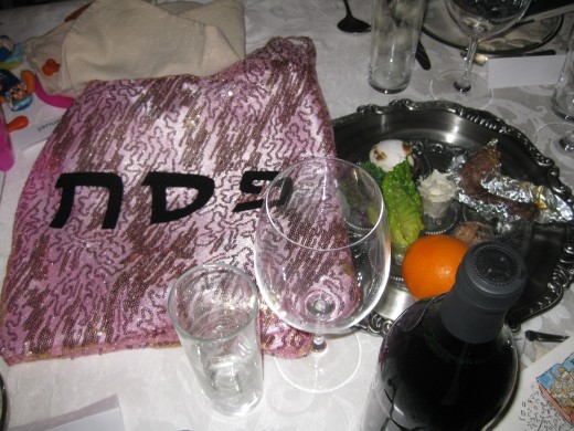 Seder plate and matzo cover