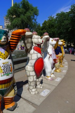 Bears Bearing Messages of Peace