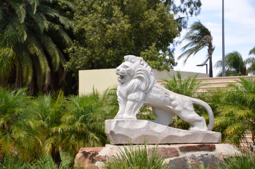 This lion statue at Renmark marks its status as sister city to an Asian city.