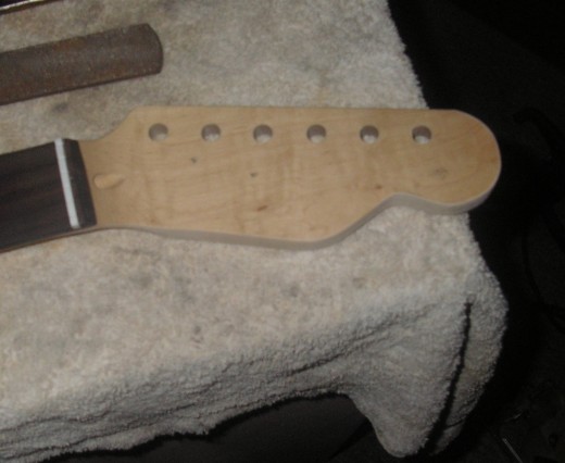 Now it looks like a Telecaster headstock.